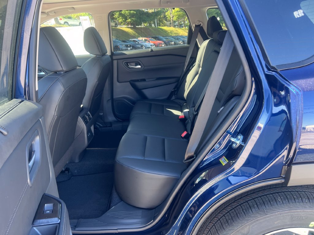 Certified 2026 Nissan Rogue SV w/ SV Premium Package AWD/4WD image 26