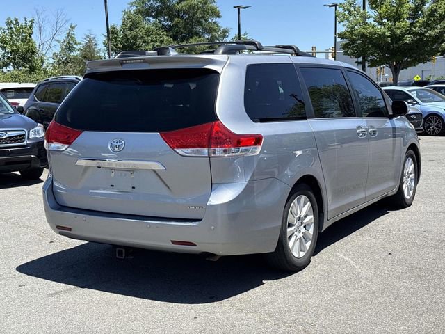 Used 2013 Toyota Sienna Limited w/ Premium Pkg FWD image 2