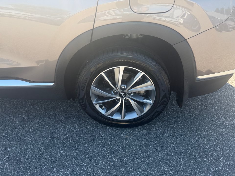Used 2019 Hyundai Santa Fe Limited AWD/4WD image 26