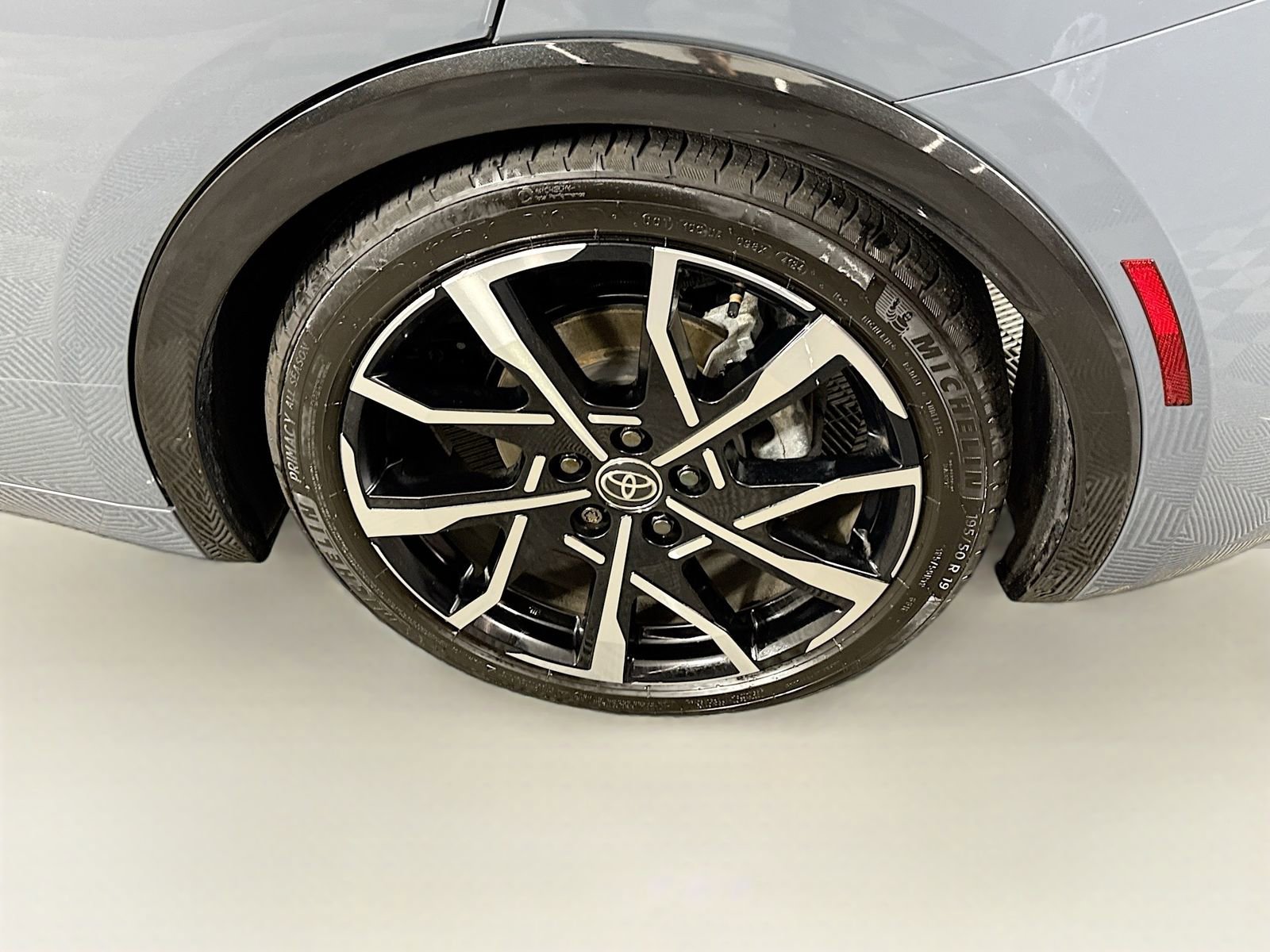 Used 2024 Toyota Prius Prime FWD image 26