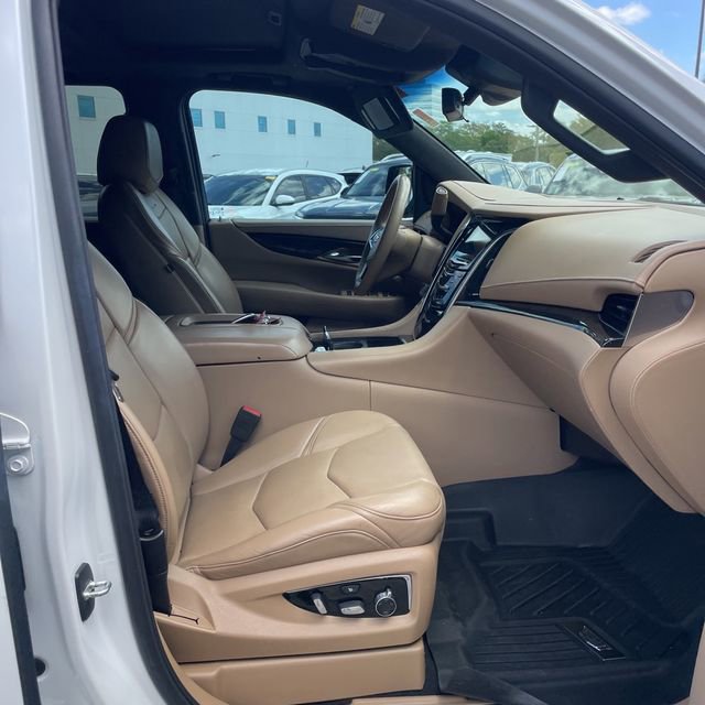 Used 2020 Cadillac Escalade Platinum image 12