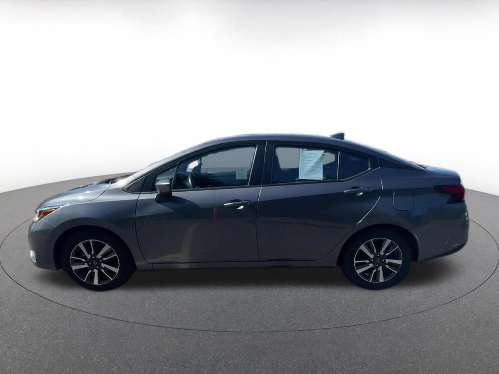 Used 2025 Nissan Versa SV image 9