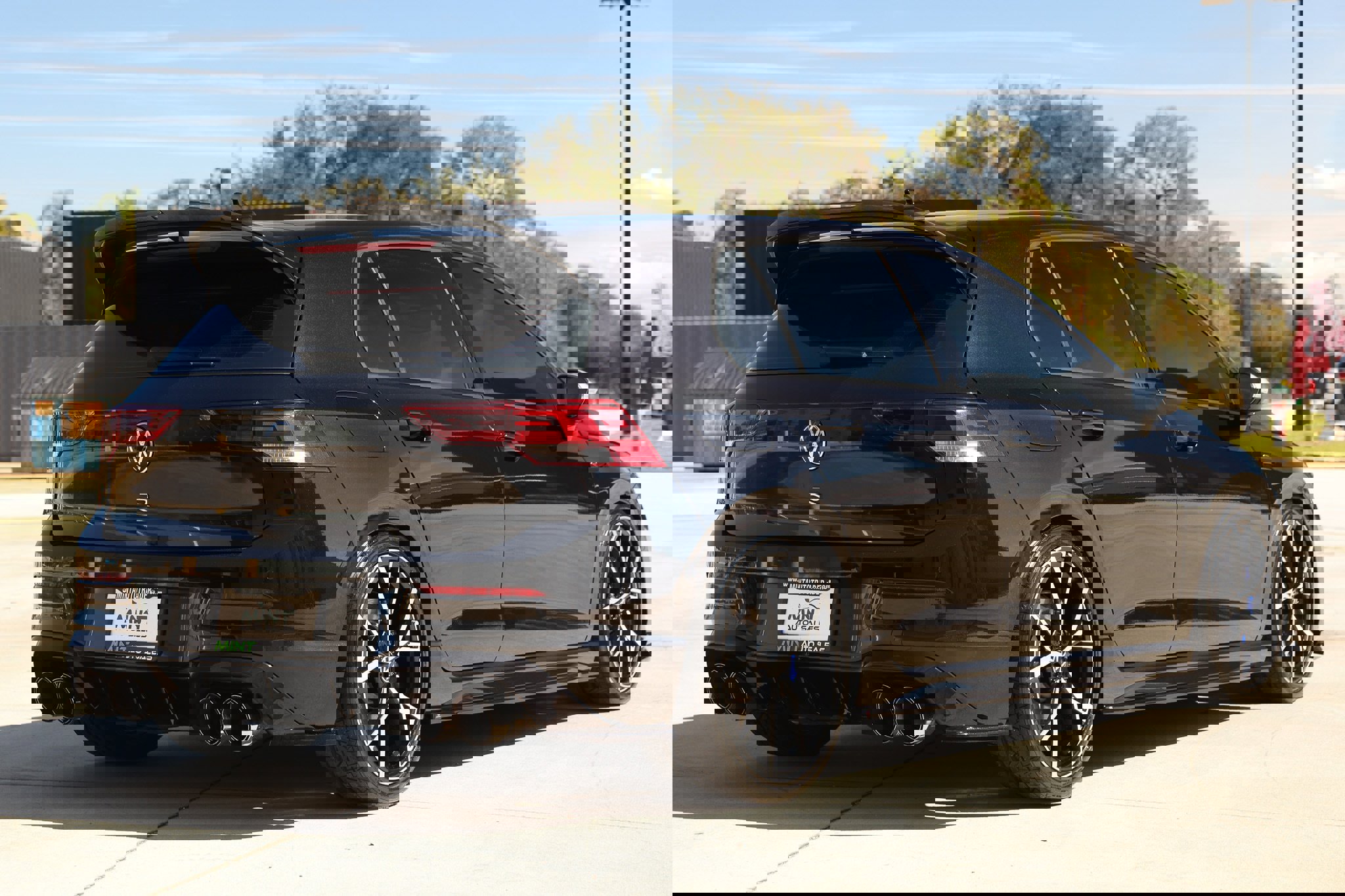 Used 2023 Volkswagen Golf R image 16