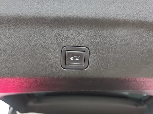 Certified 2024 Cadillac Escalade ESV V w/ LPO, Floor Liner Package AWD/4WD image 33