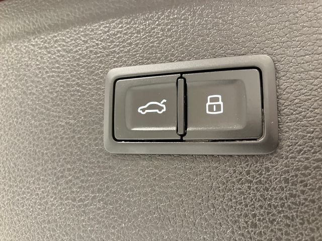 Used 2018 Audi Q5 2.0T Premium Plus w/ Premium Plus Package AWD/4WD image 38