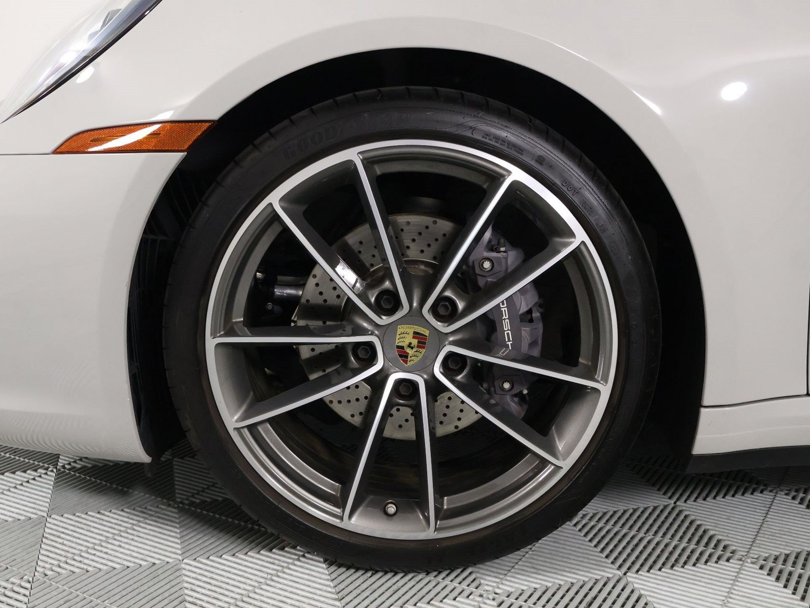 Certified 2024 Porsche 911 Carrera RWD image 30