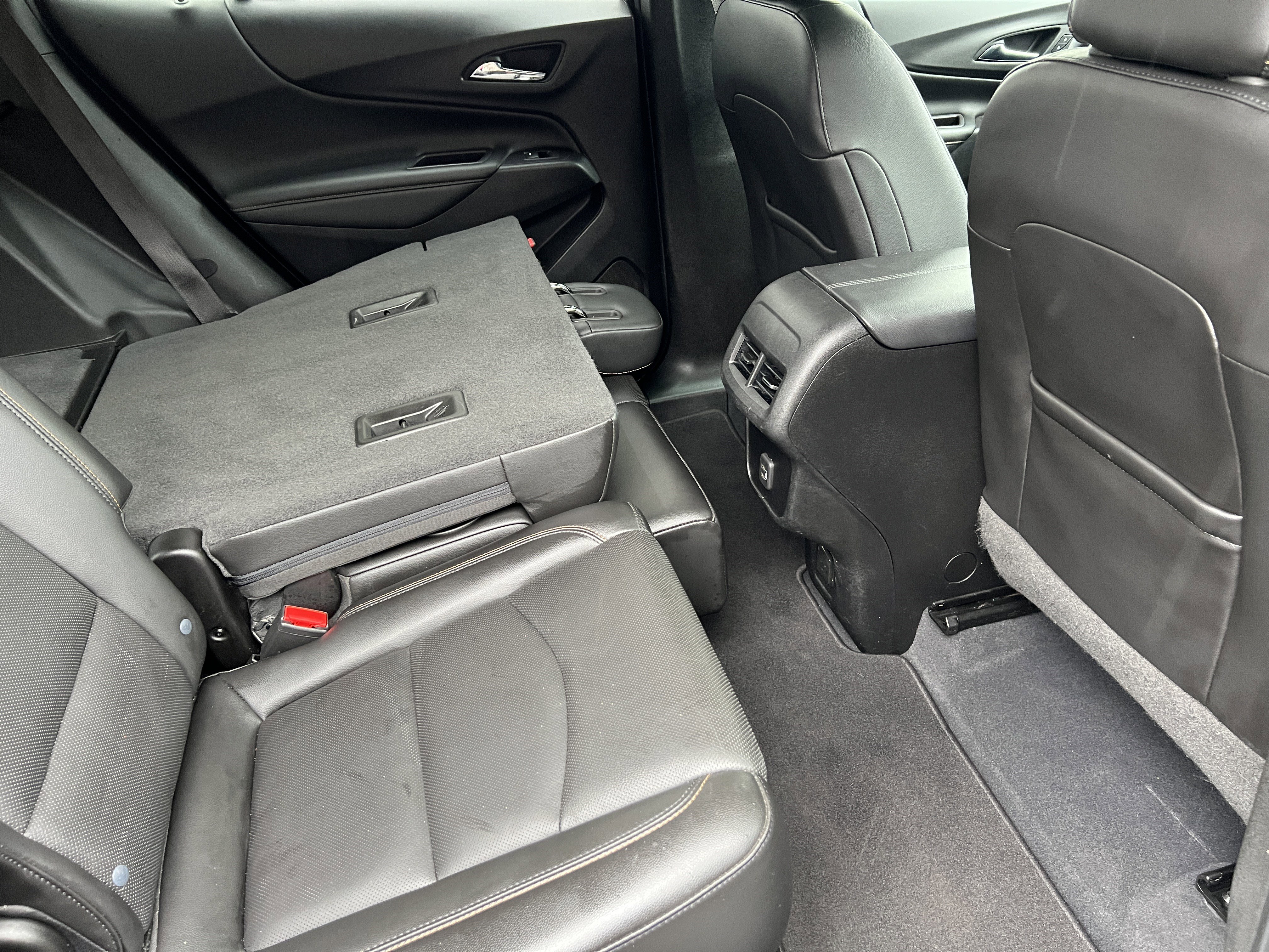 Used 2020 Chevrolet Equinox Premier AWD/4WD image 21