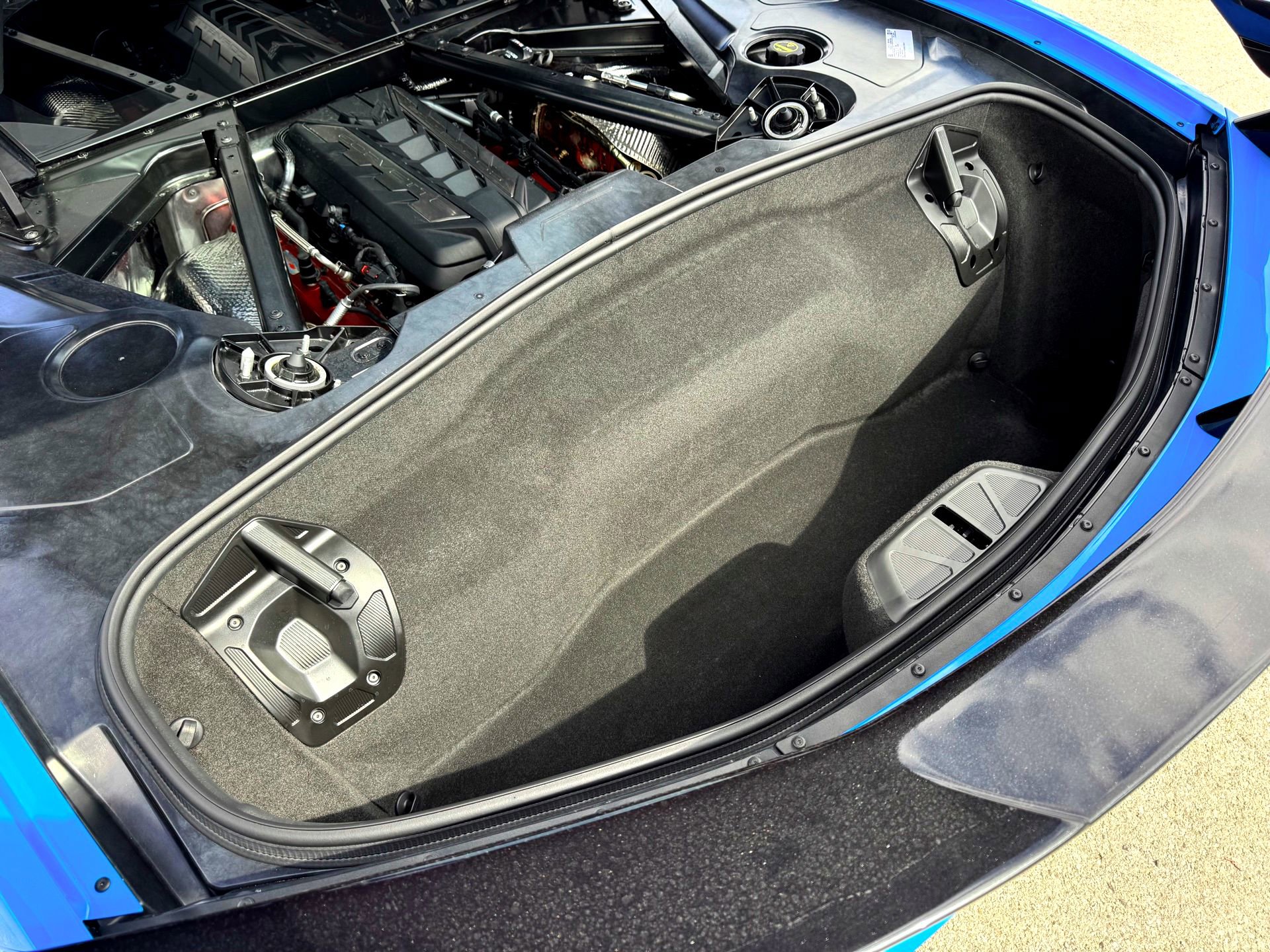 Used 2025 Chevrolet Corvette Stingray Coupe w/ 1LT image 10