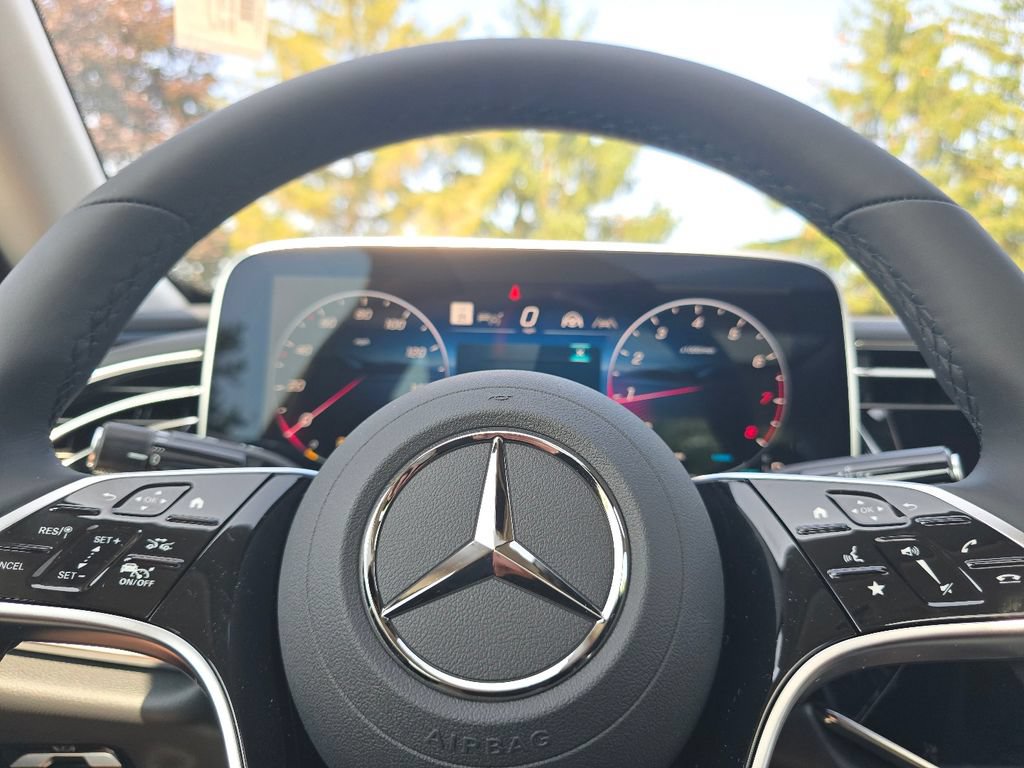New 2026 Mercedes-Benz E 350 4MATIC Sedan image 29