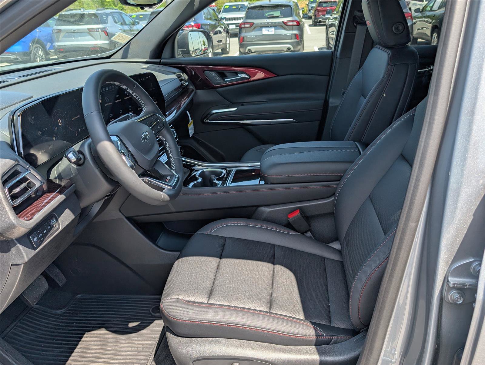 New 2026 Chevrolet Traverse Z71 w/ Driver Confidence Package AWD/4WD image 13