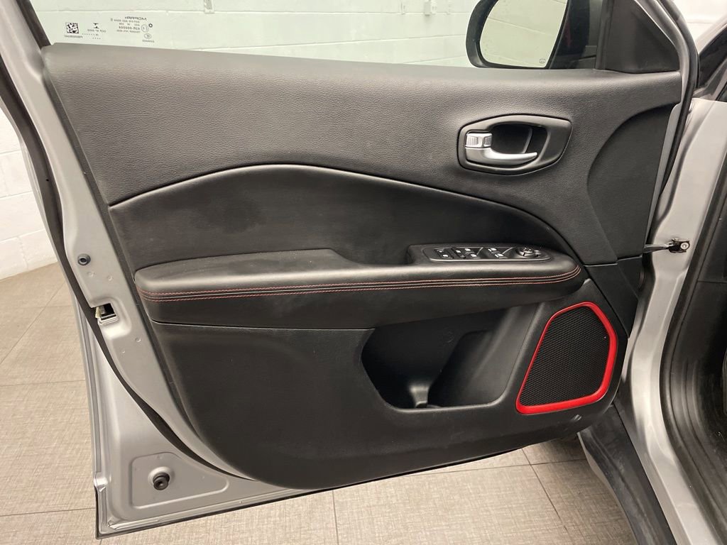 Used 2018 Jeep Compass Trailhawk image 23