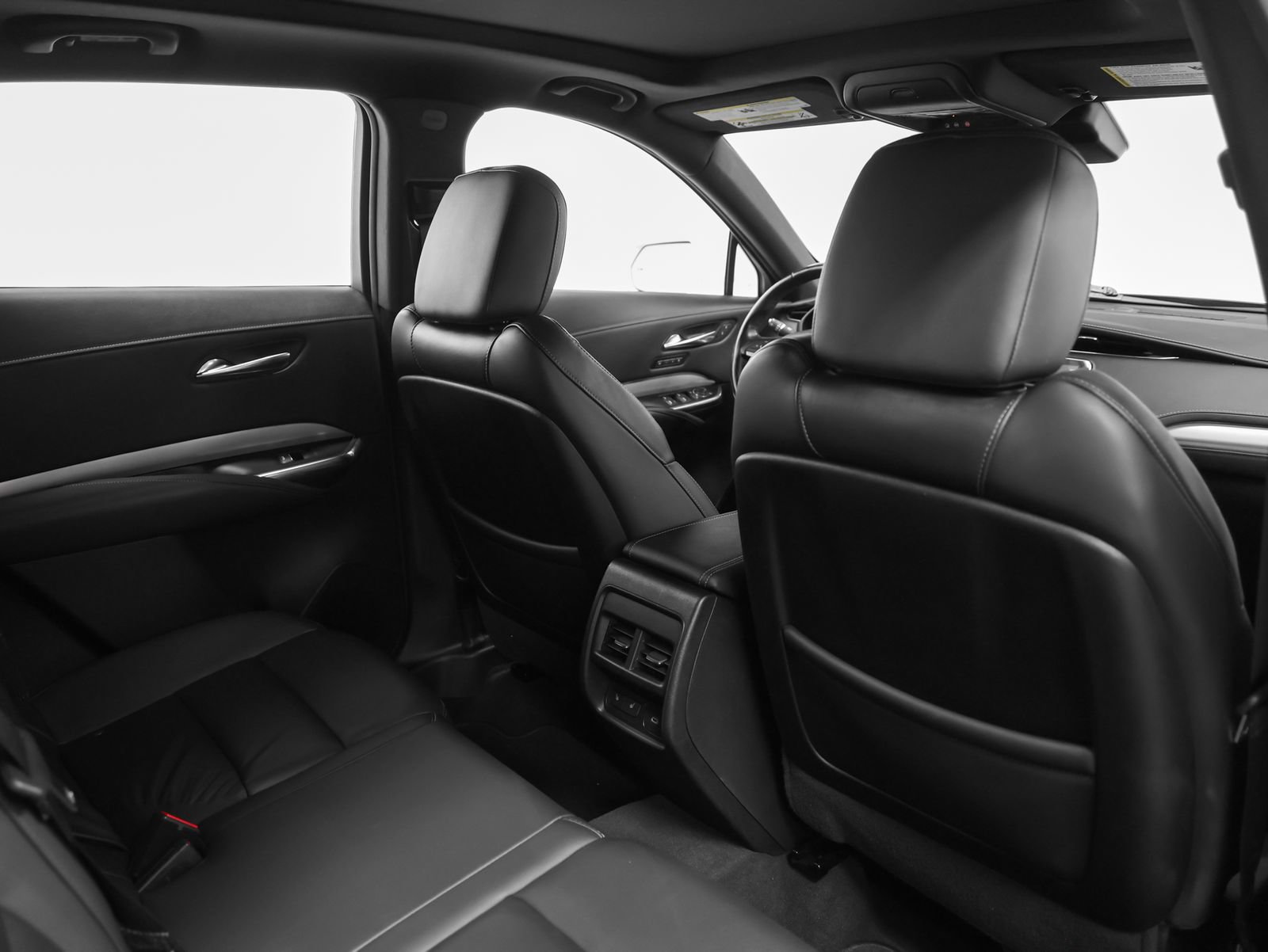 Used 2021 Cadillac XT4 Premium Luxury w/ Cold Weather Package AWD/4WD image 26