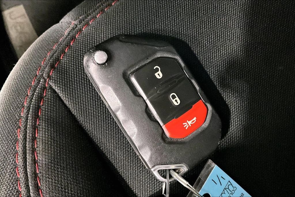 Used 2021 Jeep Wrangler Unlimited Rubicon AWD/4WD image 13