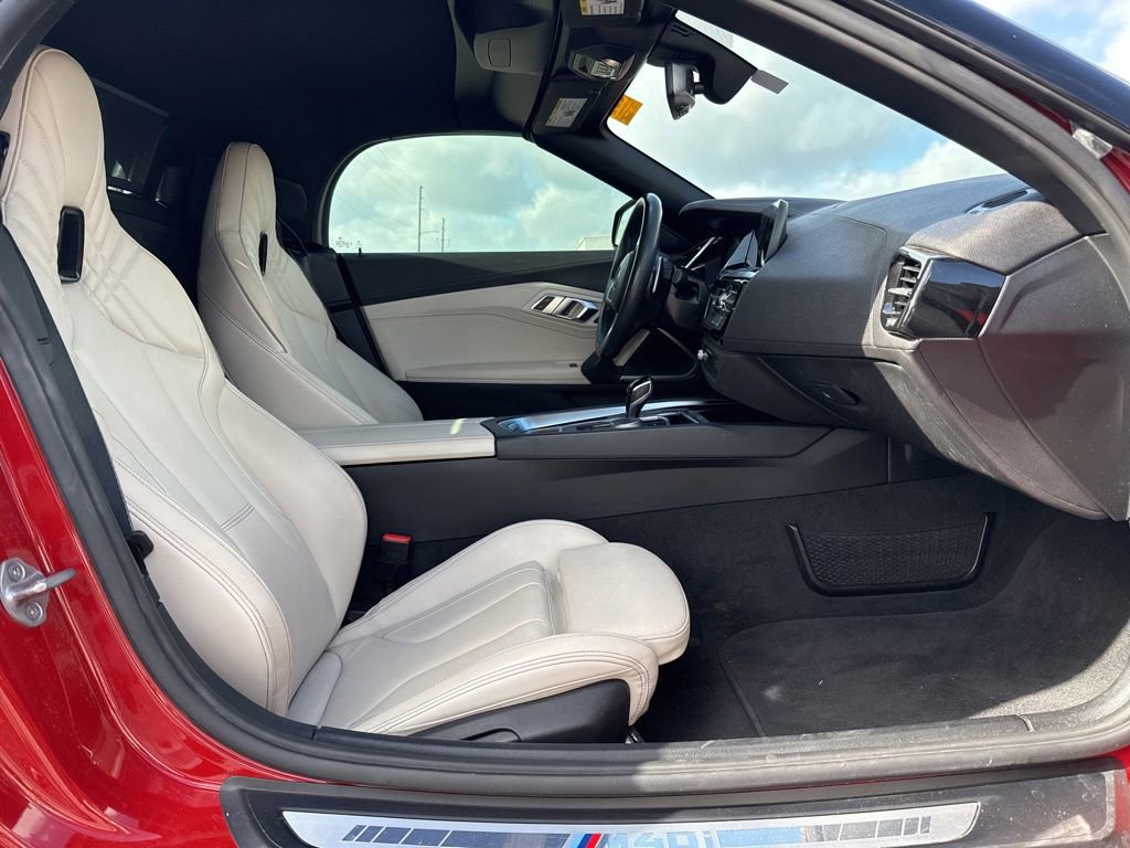 Used 2022 BMW Z4 M40i w/ Premium Package RWD image 9