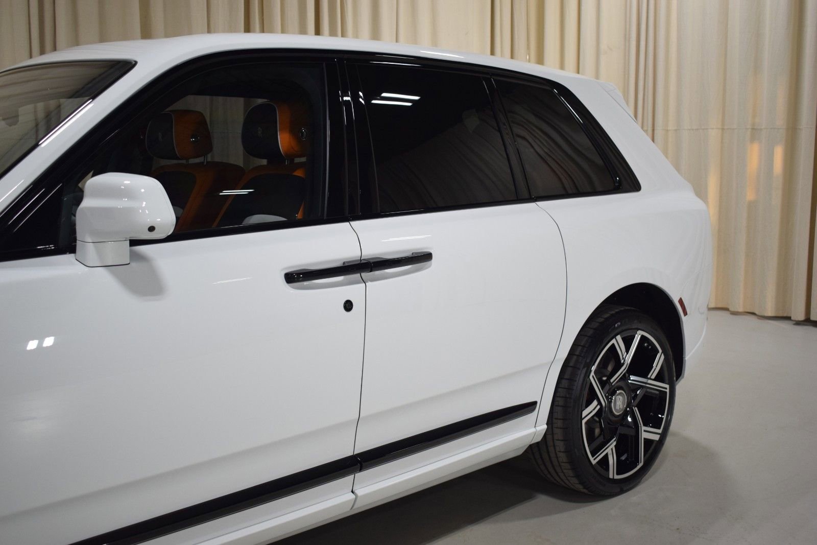 New 2026 Rolls-Royce Cullinan Black Badge image 5