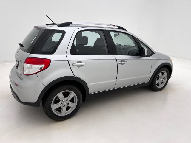 Used 2010 Suzuki SX4 Touring AWD/4WD image 6
