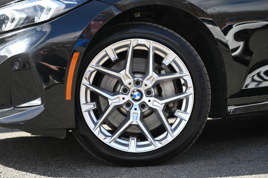 Used 2025 BMW 330i xDrive Sedan AWD/4WD image 9