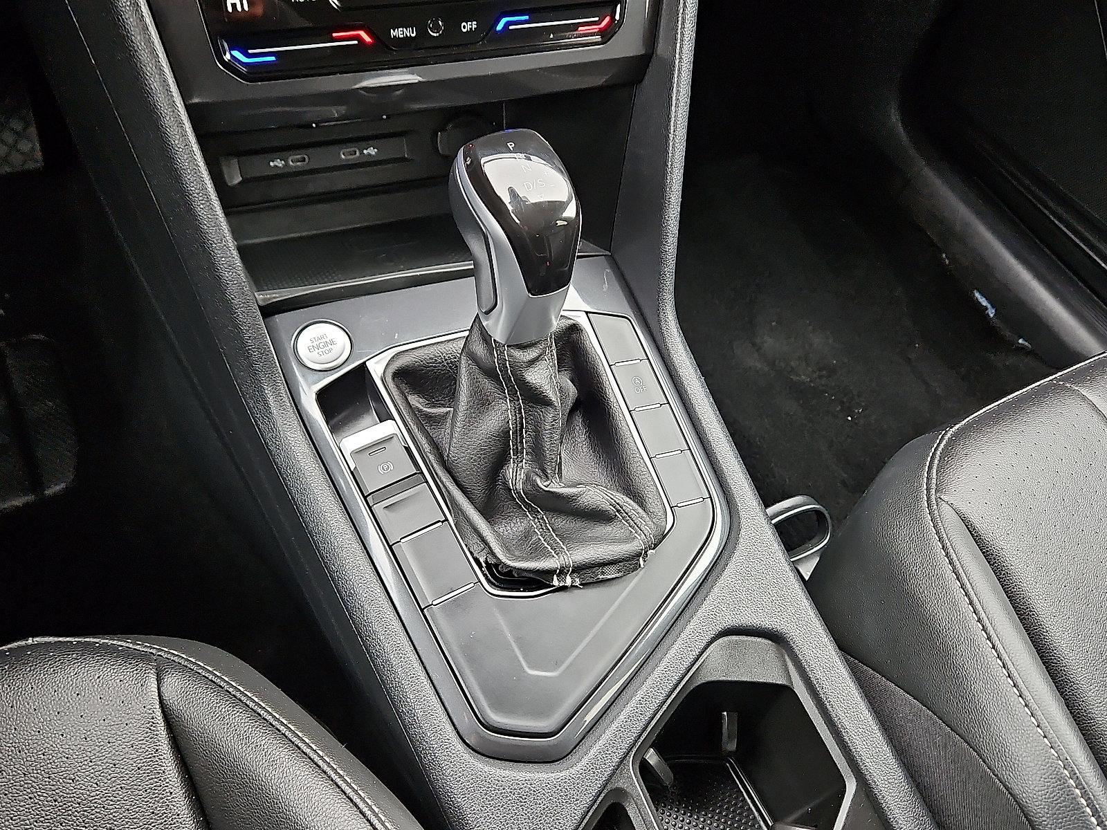 Used 2024 Volkswagen Tiguan SE FWD image 15
