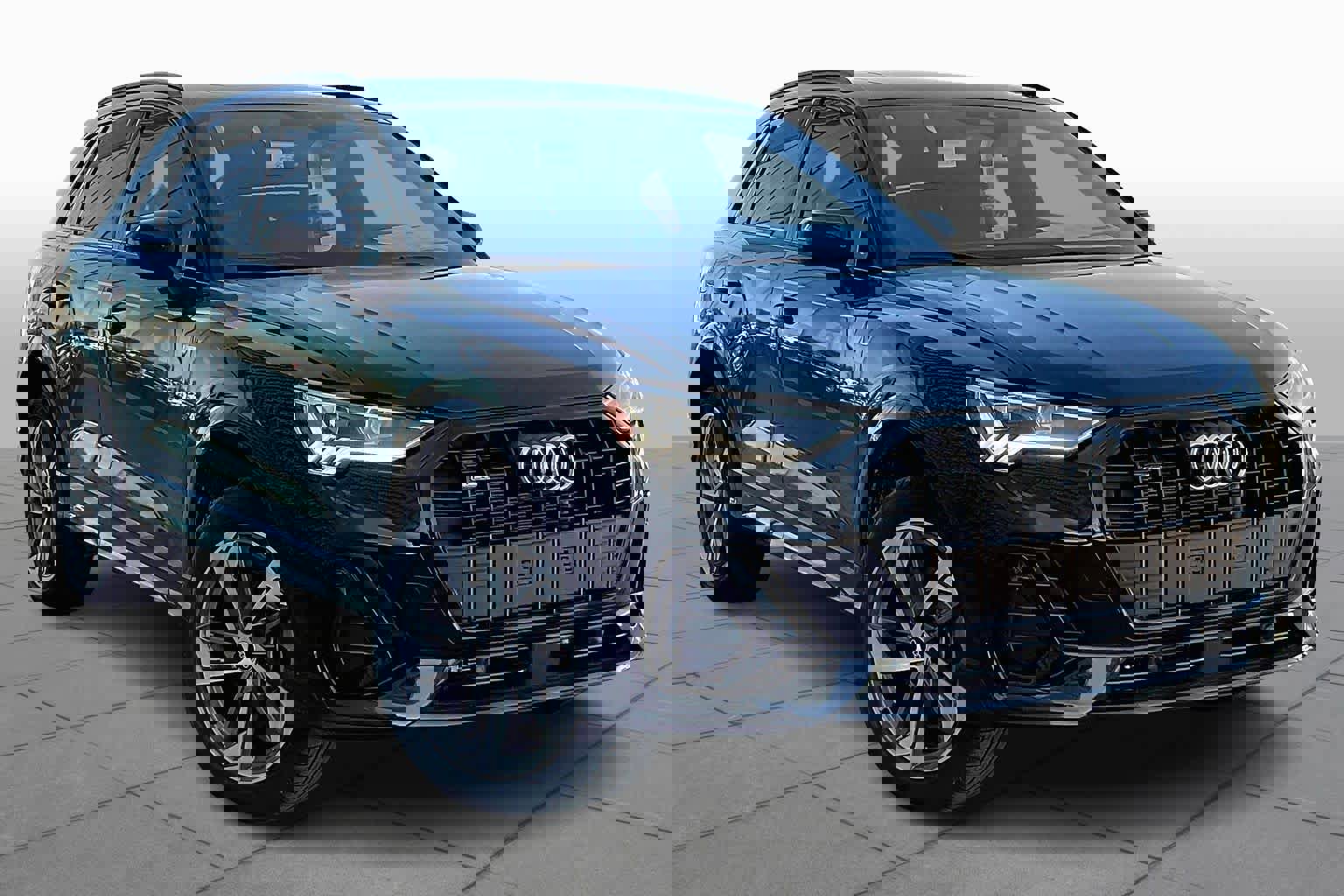 New 2025 Audi Q3 2.0T Premium w/ Convenience Plus Package AWD/4WD video 2