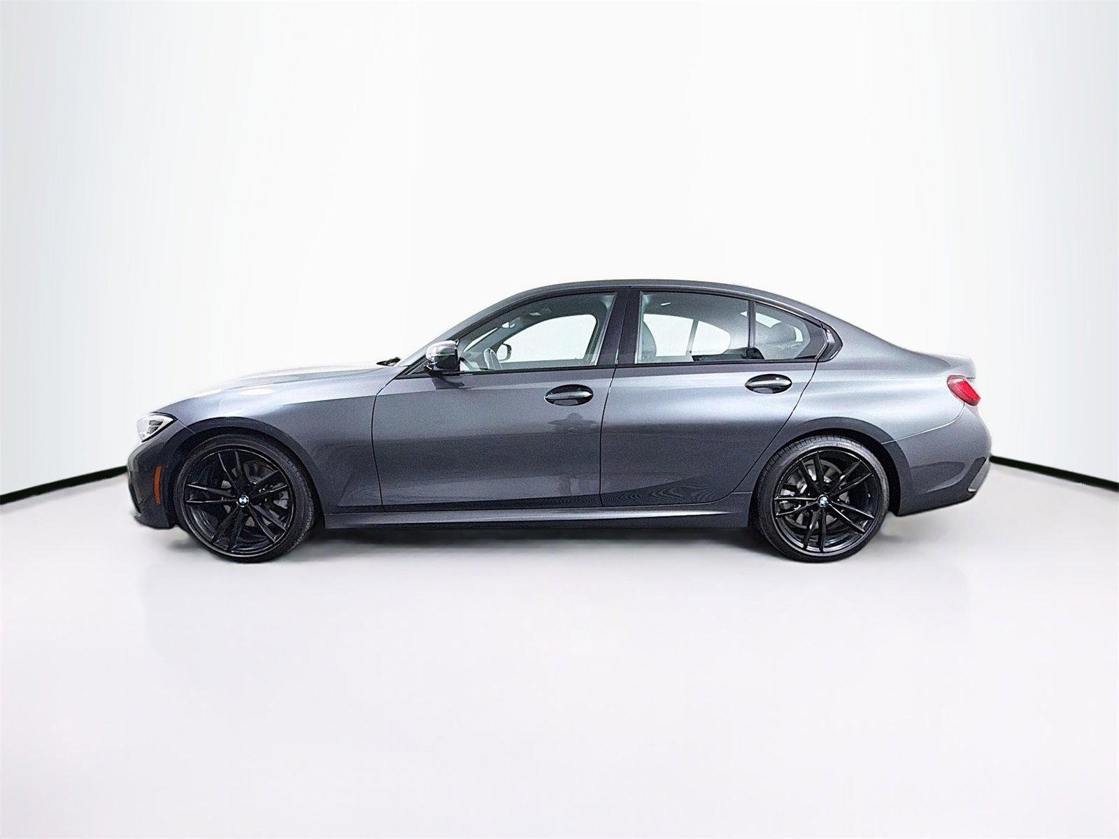 Used 2019 BMW 330i xDrive Sedan w/ M Sport Package image 4