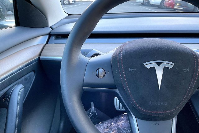Used 2022 Tesla Model 3 Performance AWD/4WD image 19