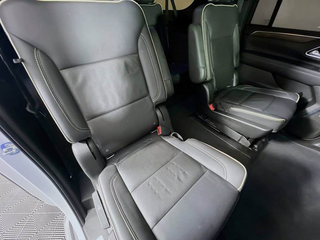 Used 2021 Chevrolet Suburban Premier w/ Premium Package AWD/4WD image 31
