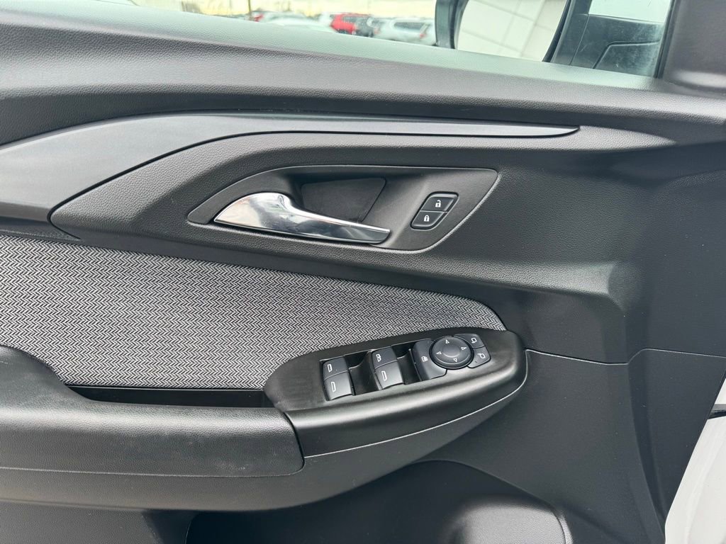 Used 2023 Chevrolet TrailBlazer LT w/ Convenience Package image 11