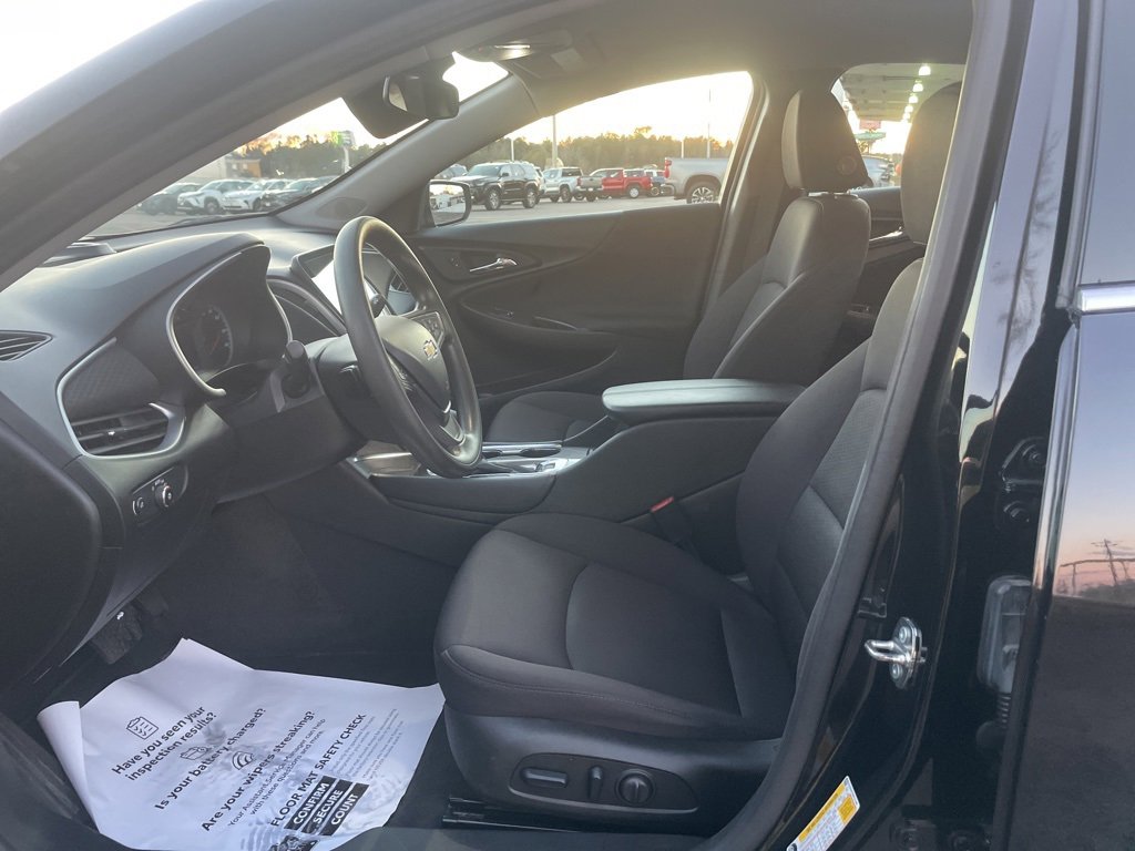 Used 2024 Chevrolet Malibu LT image 11