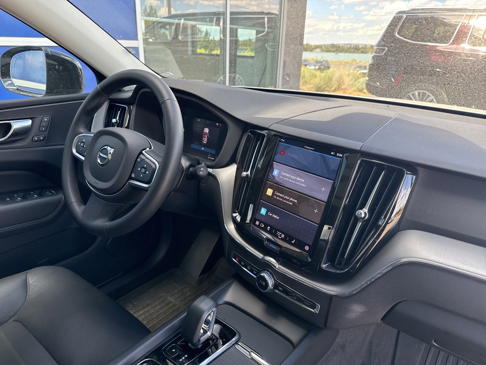 Certified 2025 Volvo XC60 T8 Core w/ Protection Package Premier image 17