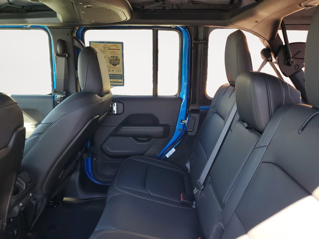 New 2025 Jeep Wrangler Unlimited Sahara AWD/4WD image 12