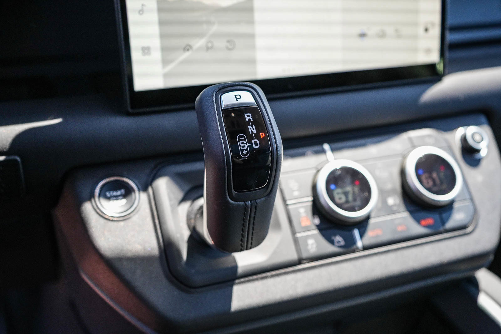 Certified 2025 Land Rover Defender 110 S AWD/4WD image 20