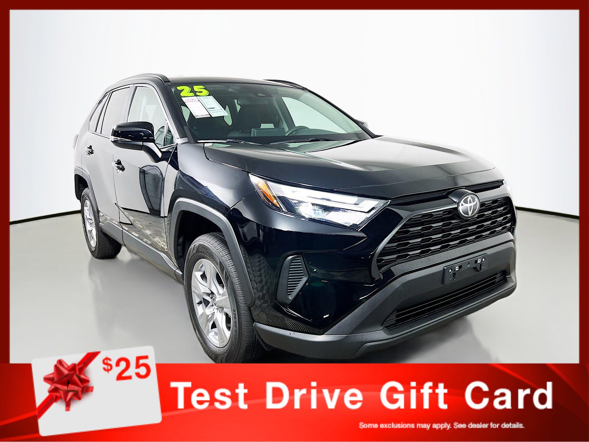 Used 2025 Toyota RAV4 XLE image 1