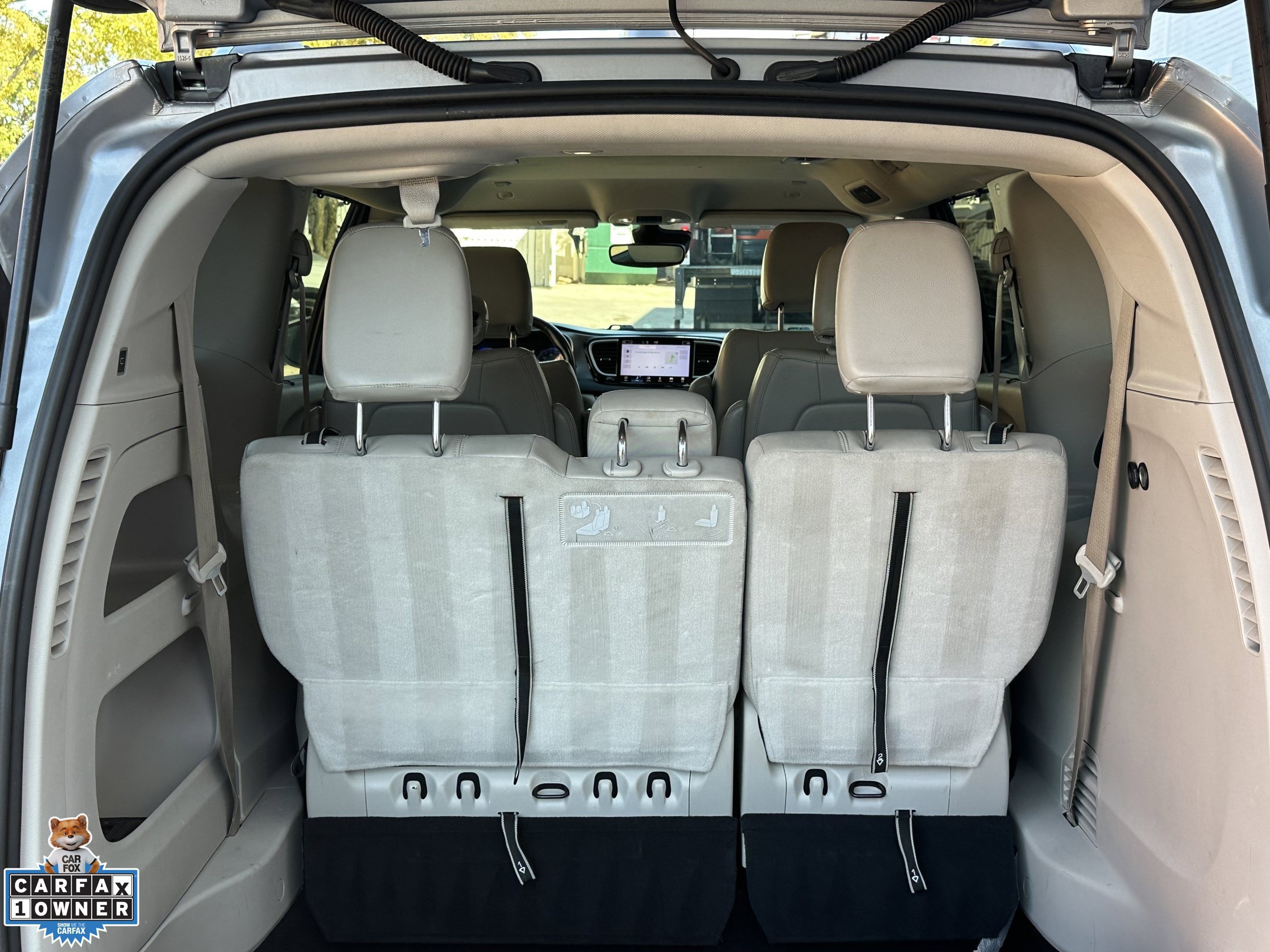 Used 2021 Chrysler Pacifica Touring-L FWD image 31