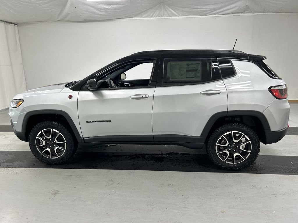 New 2026 Jeep Compass Trailhawk w/ Sun, Sound & Navigation Group AWD/4WD image 5