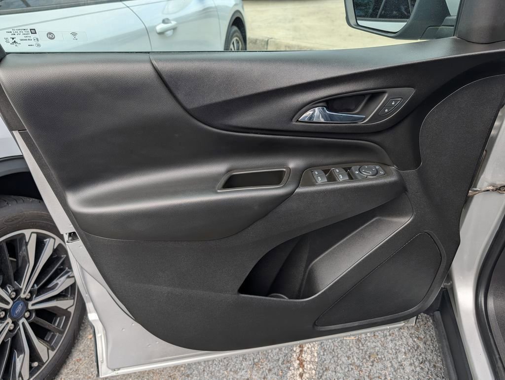 Used 2020 Chevrolet Equinox LT FWD image 19