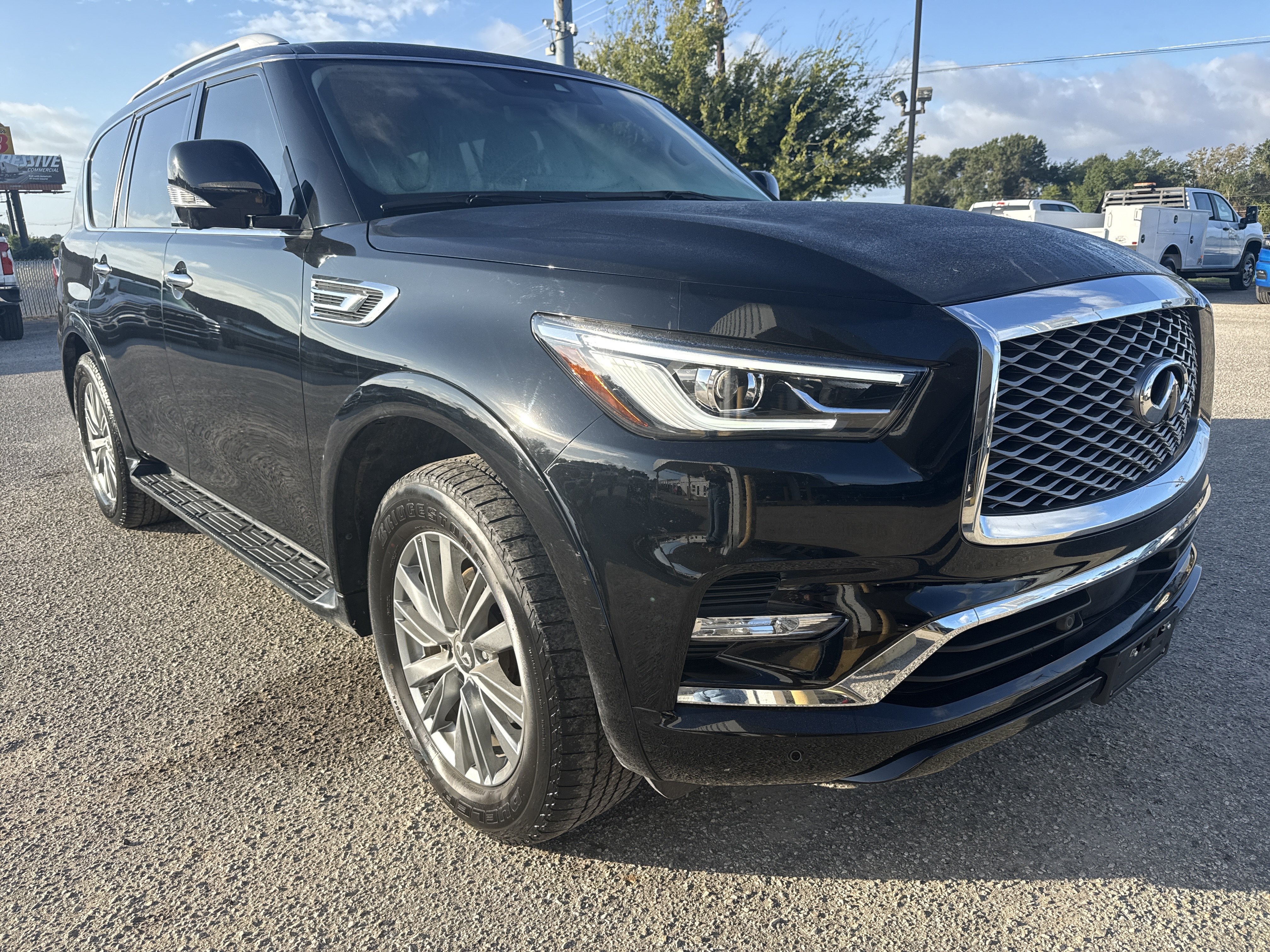 Used 2023 INFINITI QX80 Luxe w/ Cargo Package RWD image 4