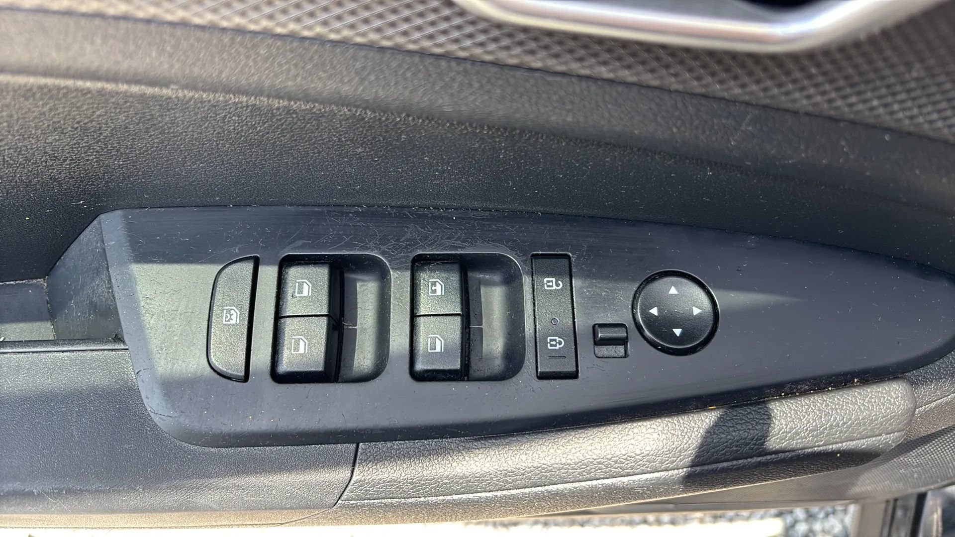 Used 2023 Kia Sportage LX AWD/4WD image 19