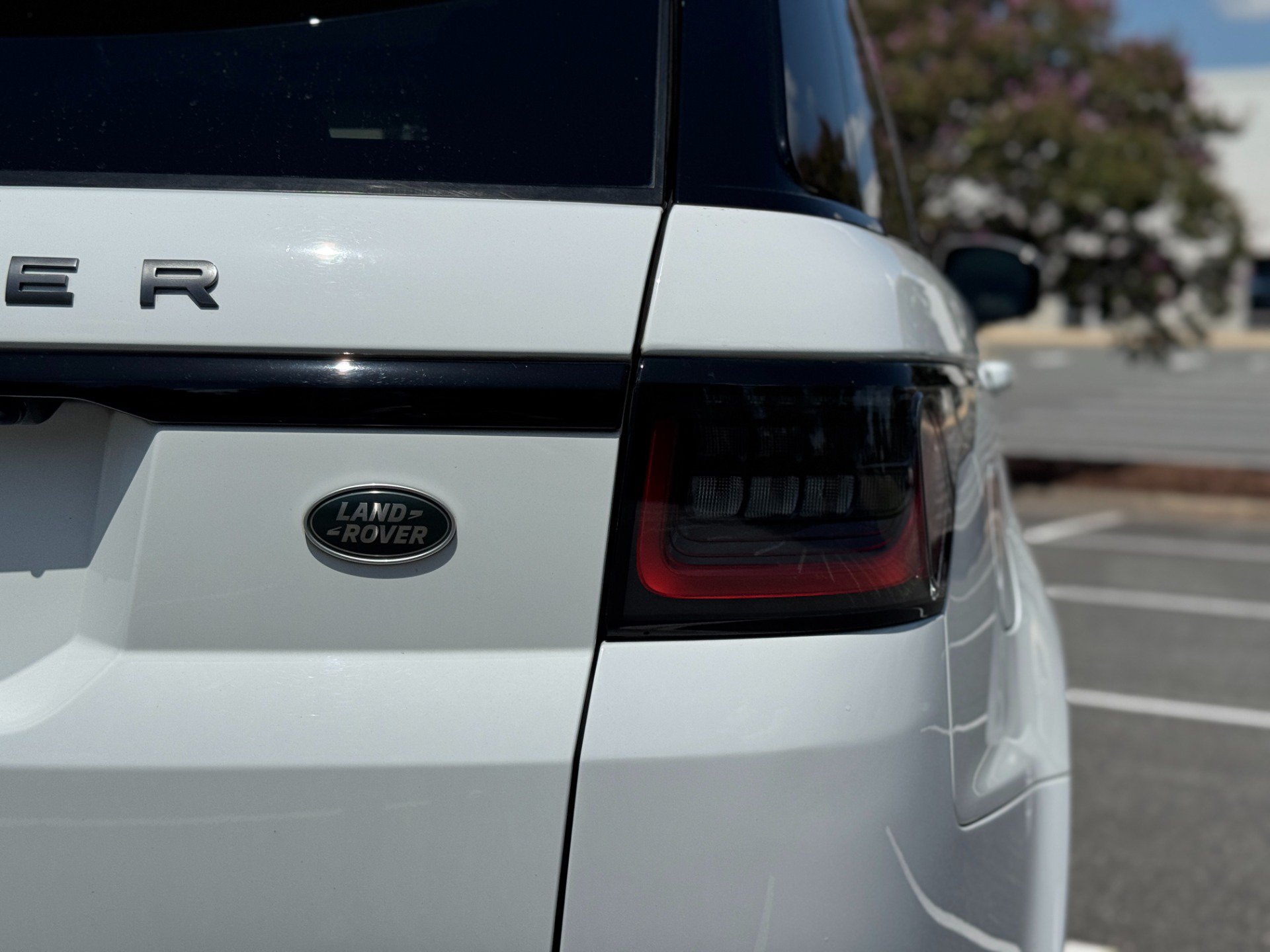 Used 2019 Land Rover Range Rover Sport Supercharged AWD/4WD image 24