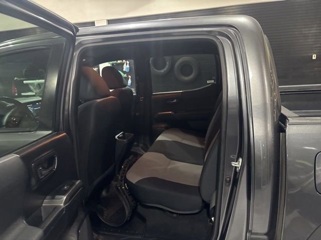 Used 2021 Toyota Tacoma TRD Off-Road w/ Technology Package AWD/4WD image 30
