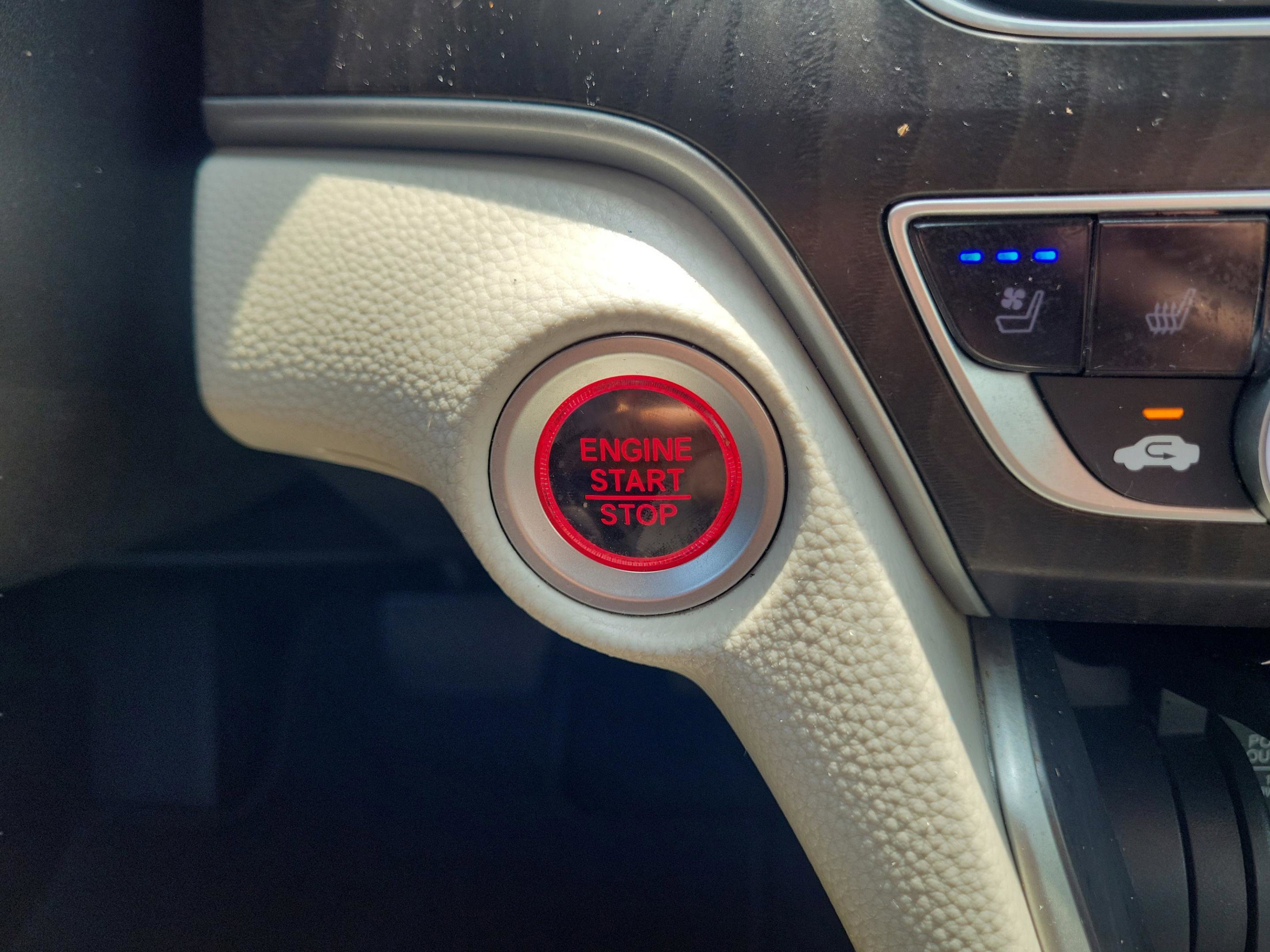 Used 2018 Honda Accord Touring image 32