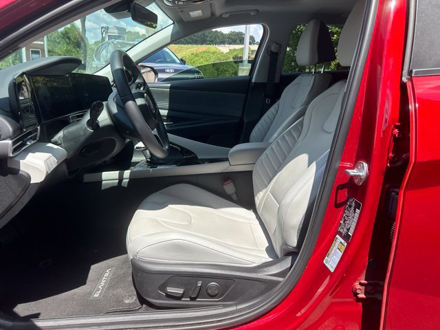 Used 2023 Hyundai Elantra Limited FWD image 11