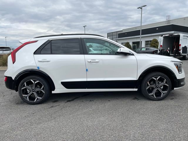 New 2025 Kia Niro EX Touring image 9