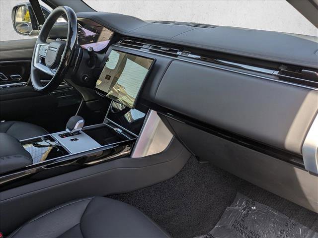 Used 2025 Land Rover Range Rover Long Wheelbase SE image 24