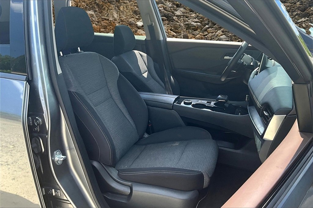 Used 2021 Nissan Rogue SV image 7