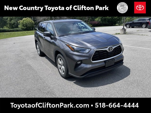 Used 2022 Toyota Highlander LE
