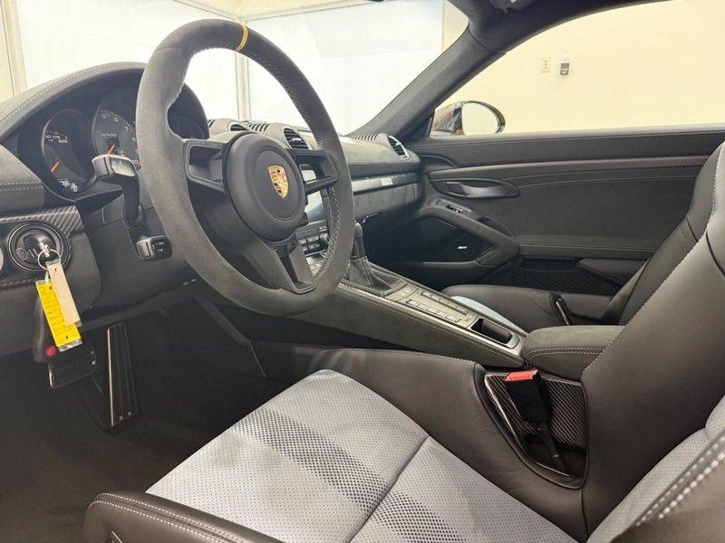 Certified 2024 Porsche 718 Cayman GT4 RS RWD image 4