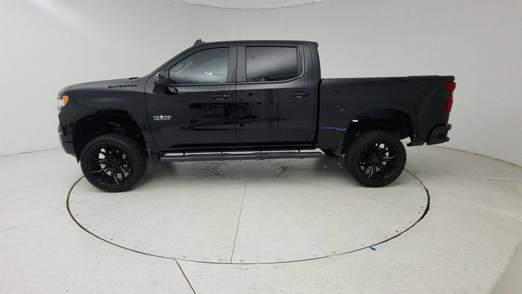 Used 2024 Chevrolet Silverado 1500 LT RWD image 4