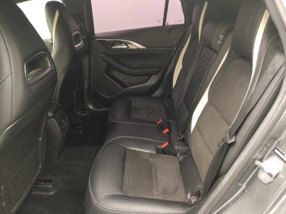 Used 2019 INFINITI QX30 Sport image 18