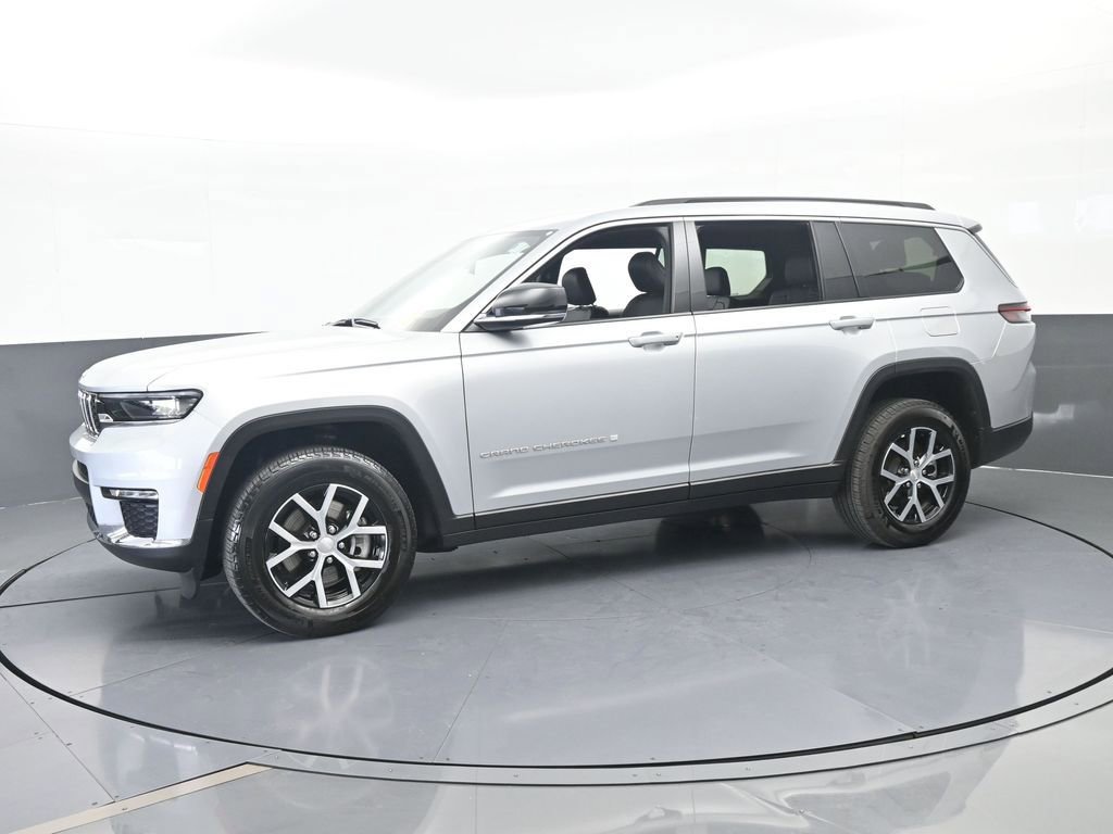 Used 2025 Jeep Grand Cherokee L Limited image 2