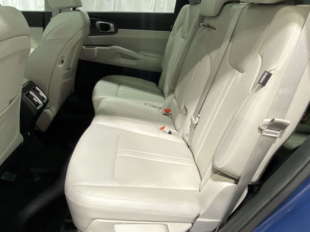 New 2026 Kia Sorento S w/ S Panoramic Sunroof Package FWD image 11